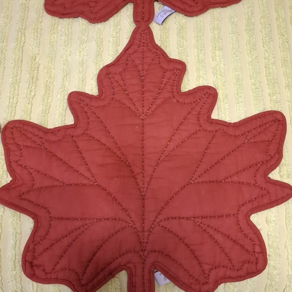 Leaf placemats, set of (4) in rust. Polyester with cotton fill. 15 1/2" X 16". - Picture 2 of 6